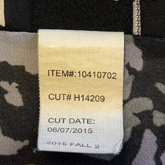 Torrid | Sleeveless Chiffon Floral Tank Top | Size 2 - Picture 5 of 7